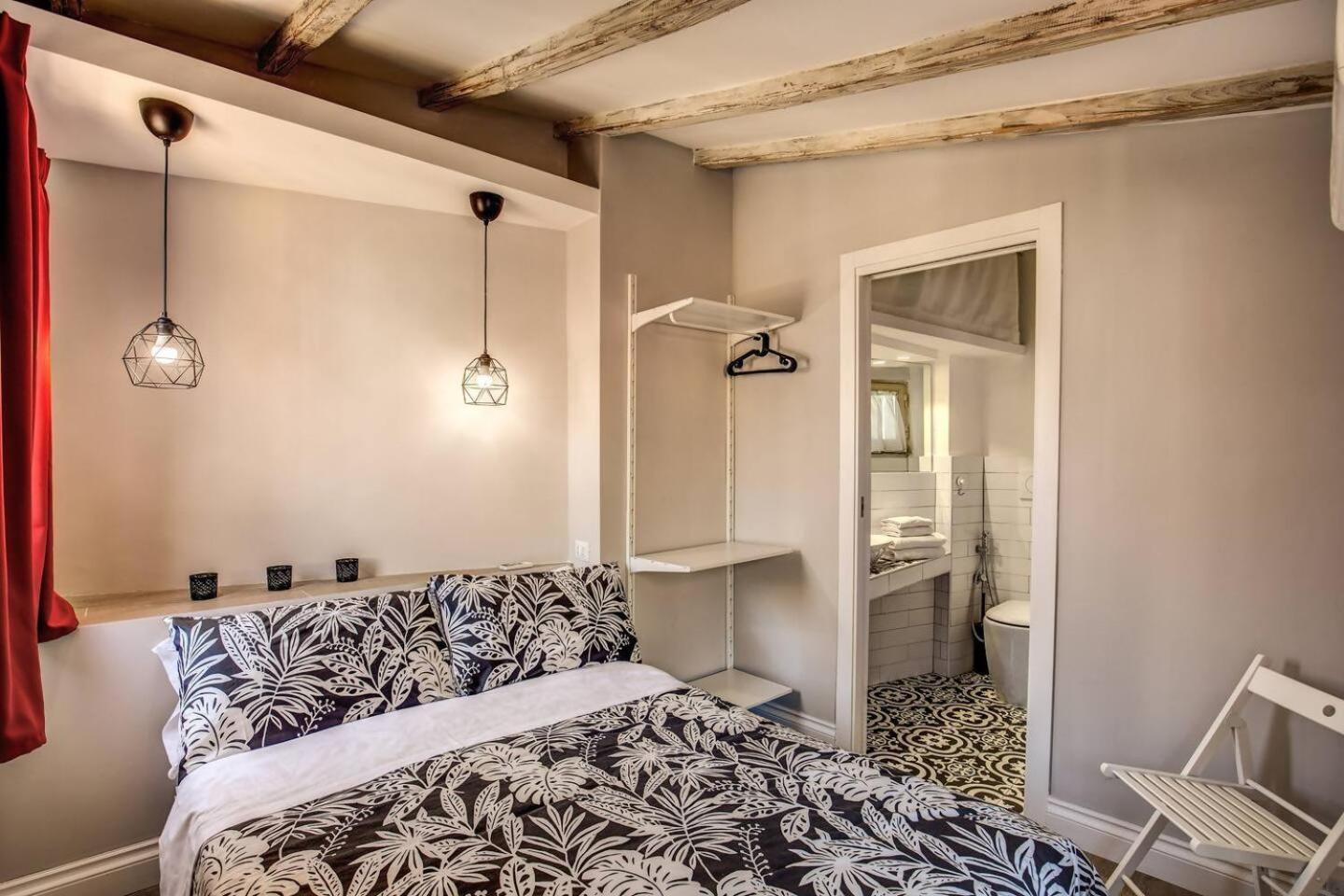 Attic With Terrace By Trevi Fountain Daire Roma Dış mekan fotoğraf