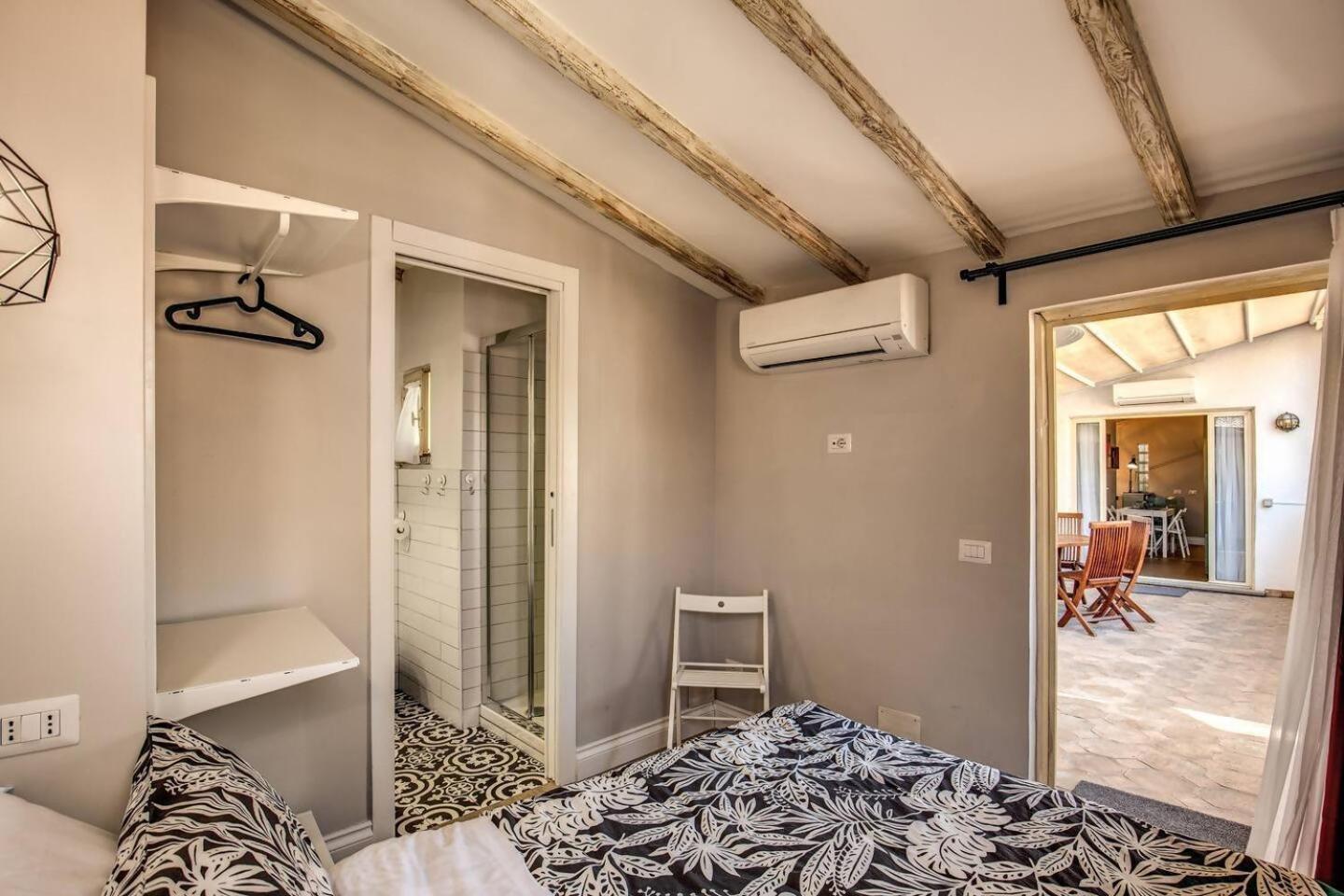 Attic With Terrace By Trevi Fountain Daire Roma Dış mekan fotoğraf