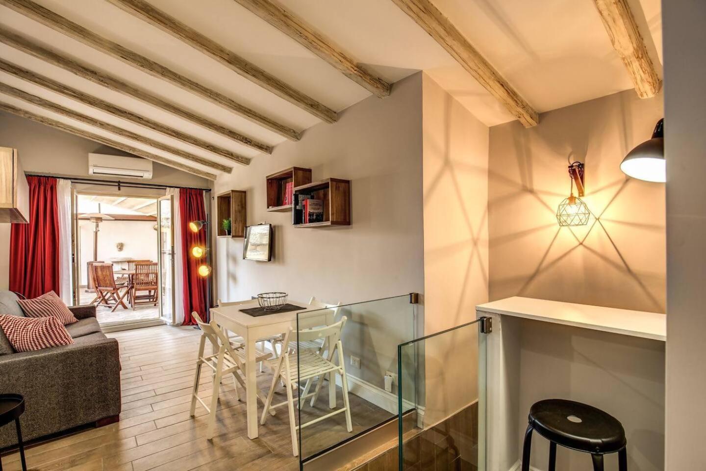 Attic With Terrace By Trevi Fountain Daire Roma Dış mekan fotoğraf