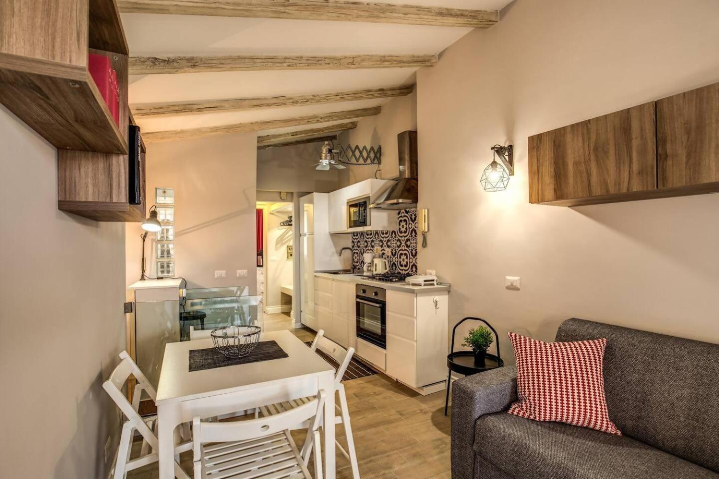 Attic With Terrace By Trevi Fountain Daire Roma Dış mekan fotoğraf