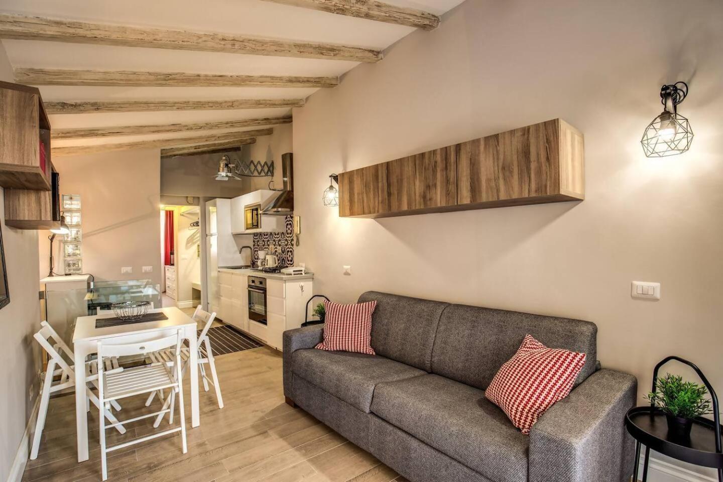 Attic With Terrace By Trevi Fountain Daire Roma Dış mekan fotoğraf