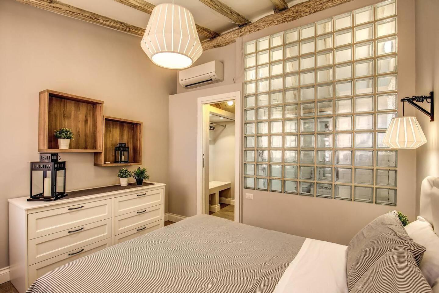 Attic With Terrace By Trevi Fountain Daire Roma Dış mekan fotoğraf