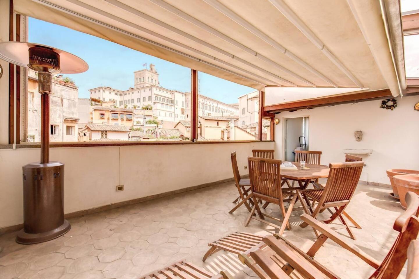 Attic With Terrace By Trevi Fountain Daire Roma Dış mekan fotoğraf